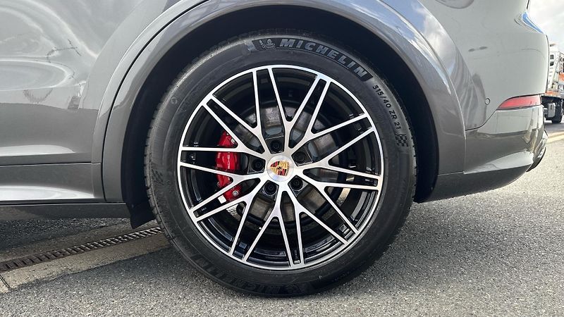 Porsche Cayenne S E-Hybrid - fotka 12 z 30