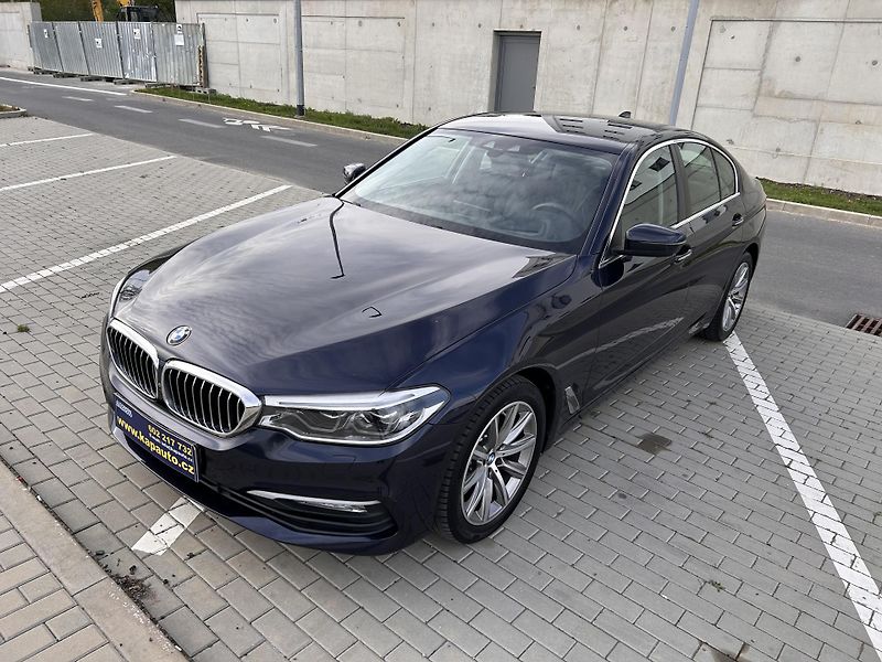 BMW Řada 5 520D XDRIVE, 1. majitel - fotka 27 z 33