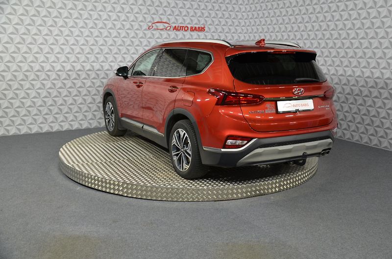 Hyundai Santa Fe (2019) 2.2CRDi 147kw Luxury 4x4 - fotka 7 z 30