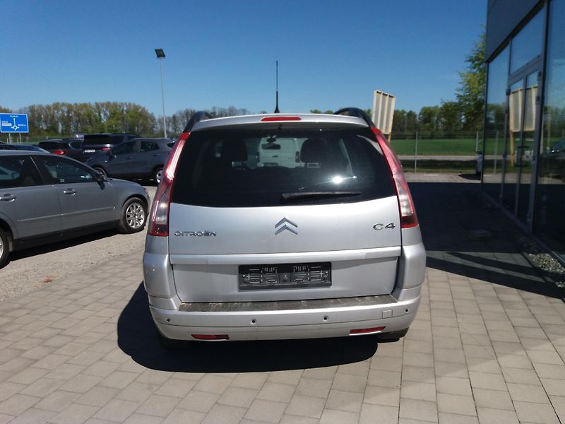 Citroën Grand C4 Picasso 1.6 16V,7.MÍST,SERV.KNÍŽKA!! - fotka 5 z 17