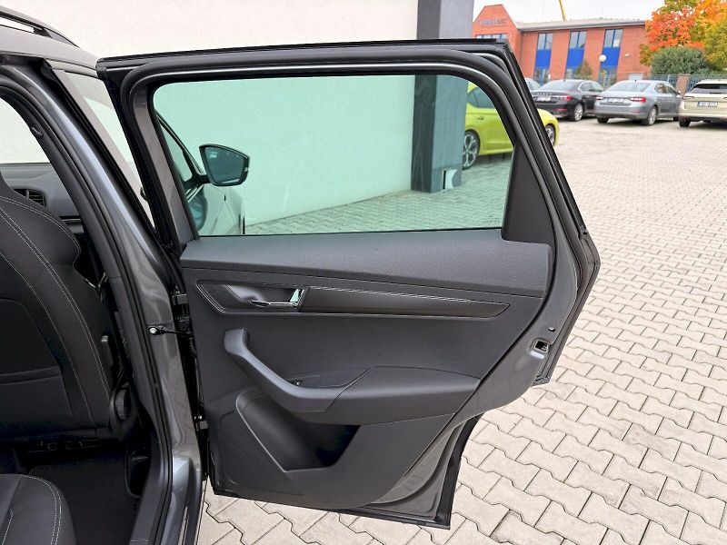 Škoda Karoq (2025) SPORTLINE TSI 1.5/110KW 7AP - fotka 31 z 35