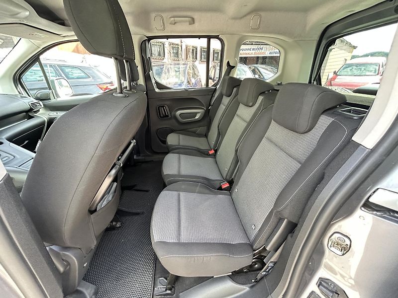 Toyota ProAce City Verso (2022) 1.2i96KW automat - fotka 14 z 26