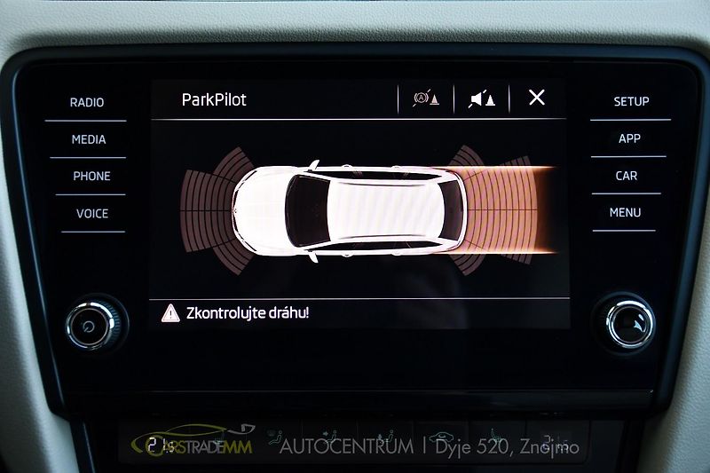 Škoda Octavia 1,6TDi STYLE - fotka 44 z 53
