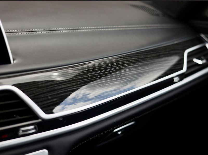 BMW Řada 7 (2019) M760Li xDrive - fotka 38 z 47