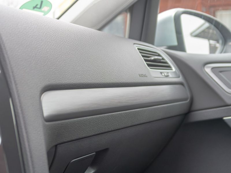 Volkswagen Golf (2019) 1.6TDI 85KW DSG – NAVI, ERGO - fotka 30 z 51