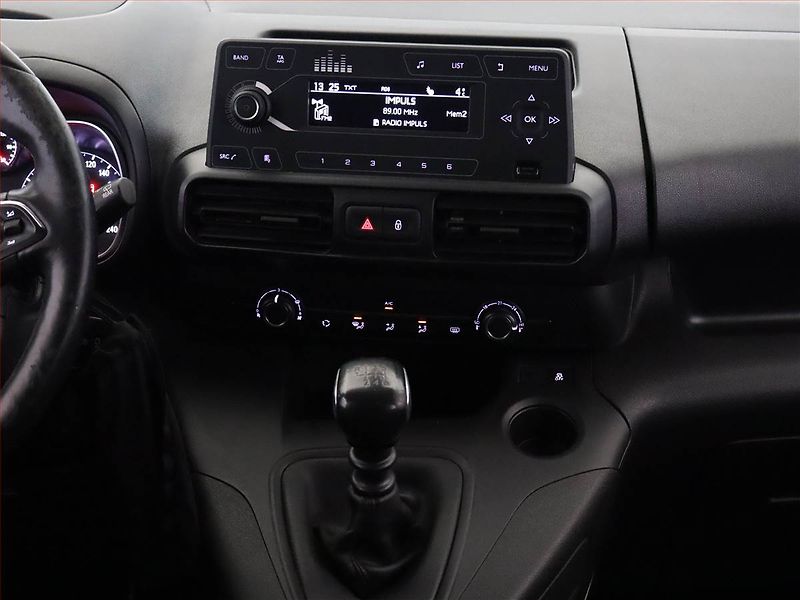 Opel Combo (2019) Enjoy 1.2 Turbo, 5Míst, ČR - fotka 12 z 13