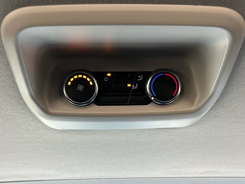 Volkswagen Transporter (2026) T7 2.0 TDI DR 9 míst - fotka 18 z 29