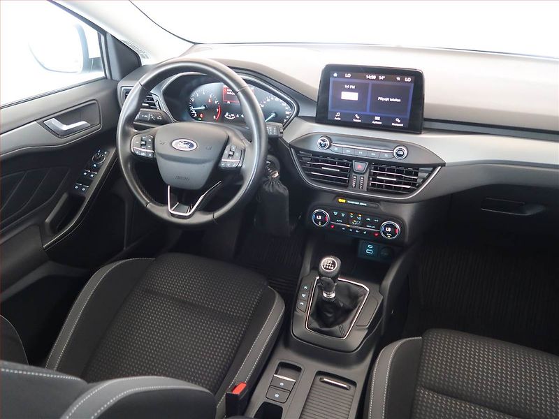 Ford Focus (2022) 1.0 EcoBoost, Tempomat - fotka 7 z 18
