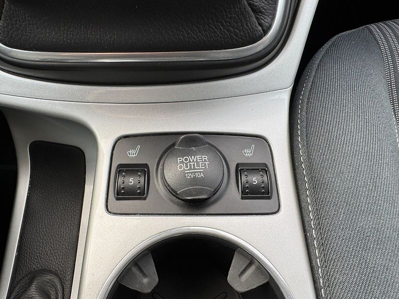 Ford C-MAX (2011) 1.6i Ti-VCT Titanium Xenony - fotka 8 z 49