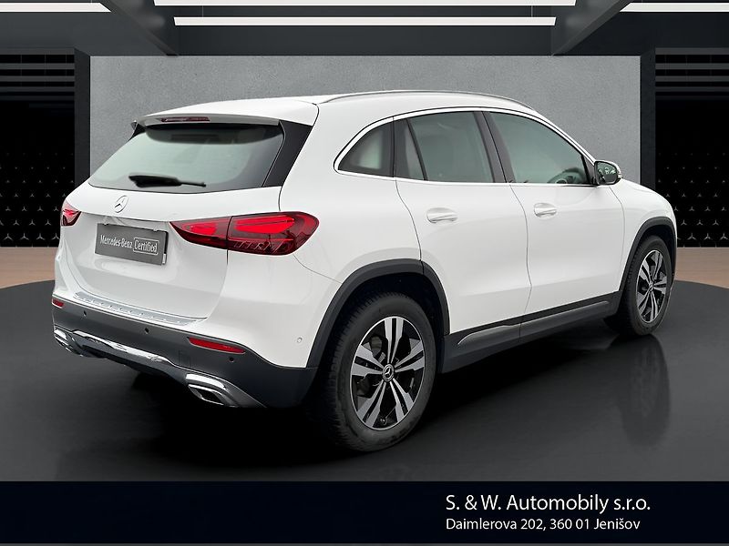 Mercedes-Benz GLA 180 d - fotka 5 z 30