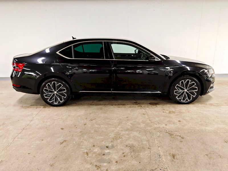 Škoda Superb (2023) iV 1.4 TSI 160 kW DSG L&K - fotka 27 z 31