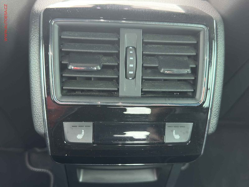 Škoda Superb (2017) 2.0TDi 4x4, ČR, DSG, bixen - fotka 21 z 23