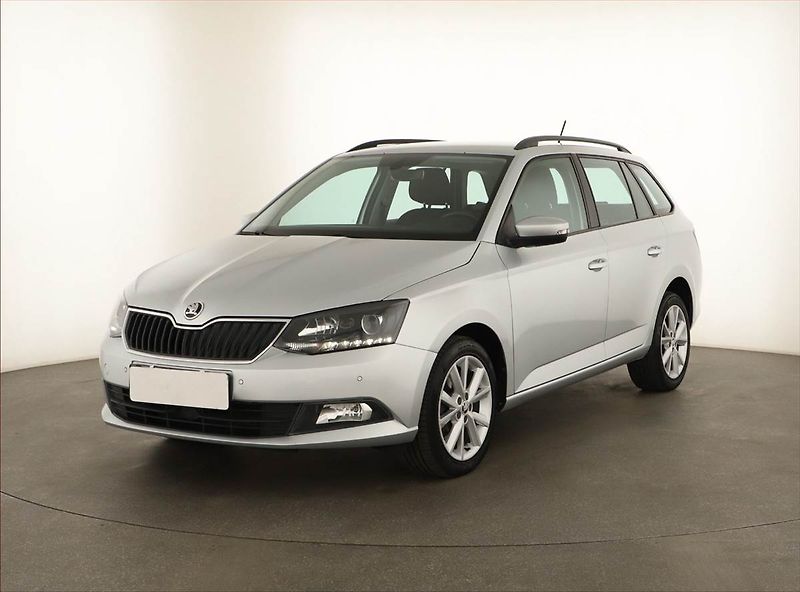 Škoda Fabia (2017) 1.0 TSI, Navi, Tempomat - fotka 2 z 18