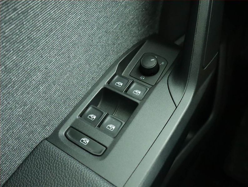 Seat Arona (2023) Xperience 1.0 TSI, Navi - fotka 16 z 19