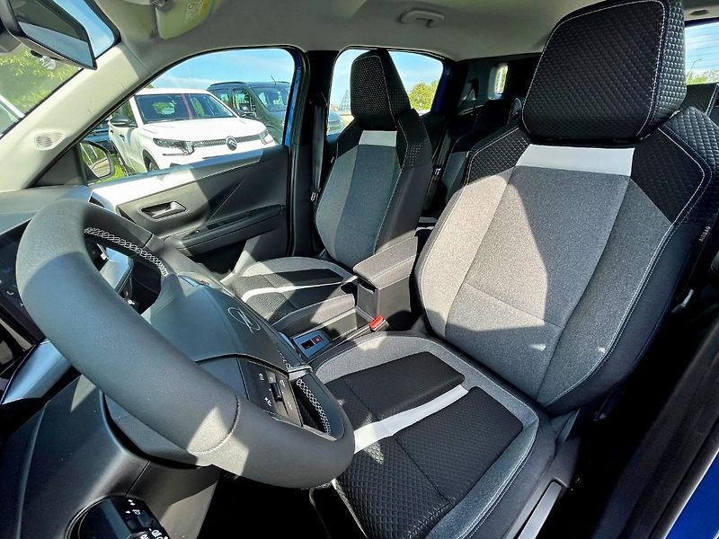 Opel Frontera (2026) MHEV 1.2T 110k Edition AT6 - fotka 9 z 16
