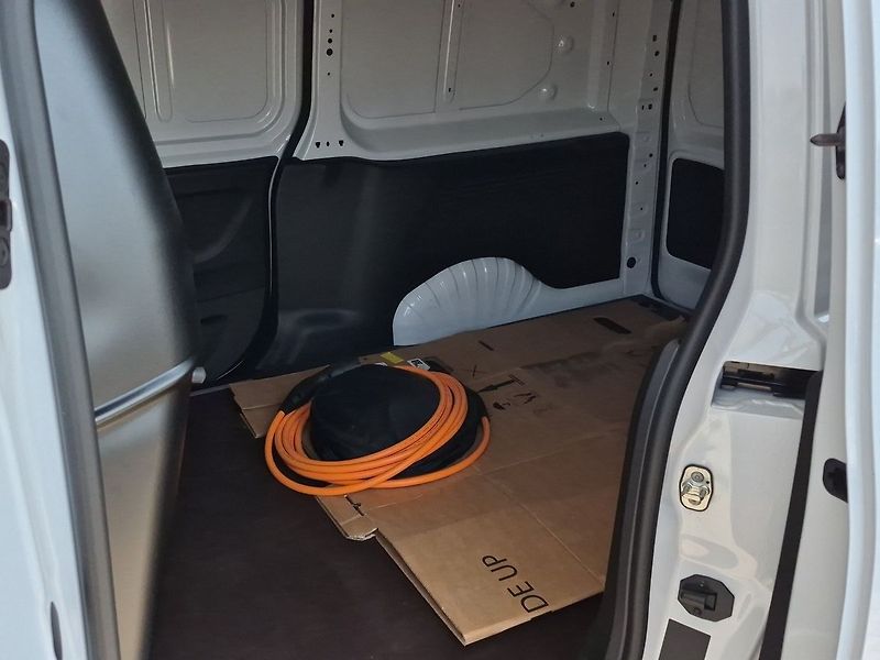 Toyota ProAce Active Full Electric - fotka 20 z 24