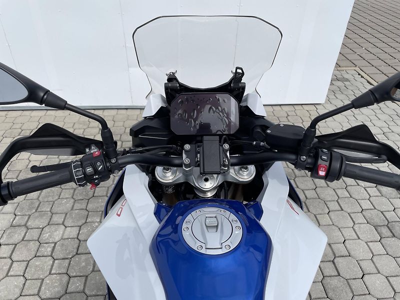 BMW (2026) F 900 XR - fotka 10 z 12