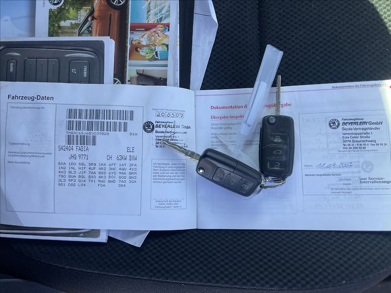 Škoda Fabia 1,4 i 16V Klima Elegance Klima - fotka 35 z 41