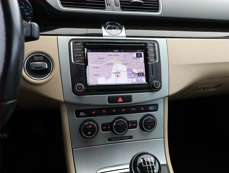 Volkswagen CC (2015) R-line 2.0 TDI, Serv.kniha - fotka 10 z 18