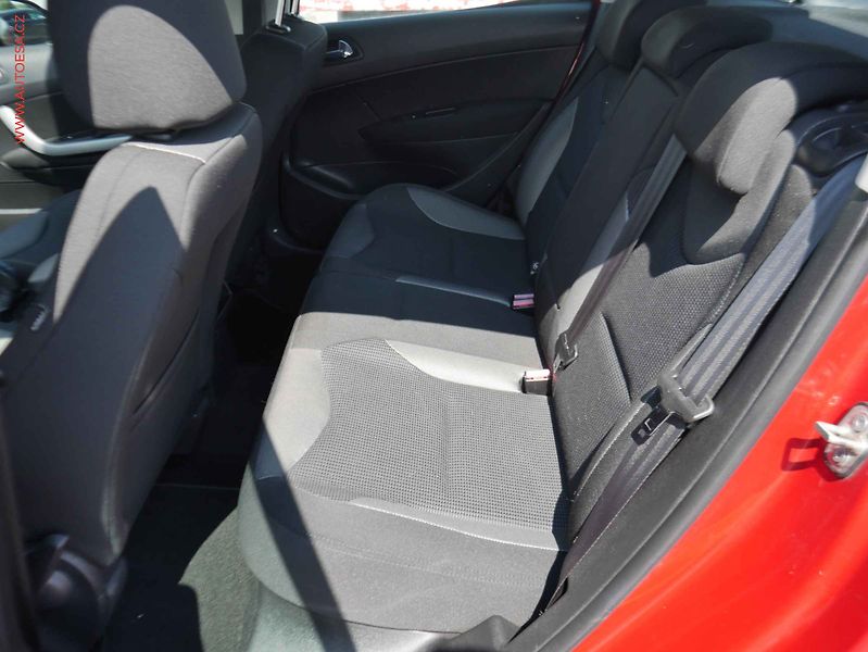 Peugeot 308 (2013) 1.6HDi, ČR, Klima - fotka 10 z 12