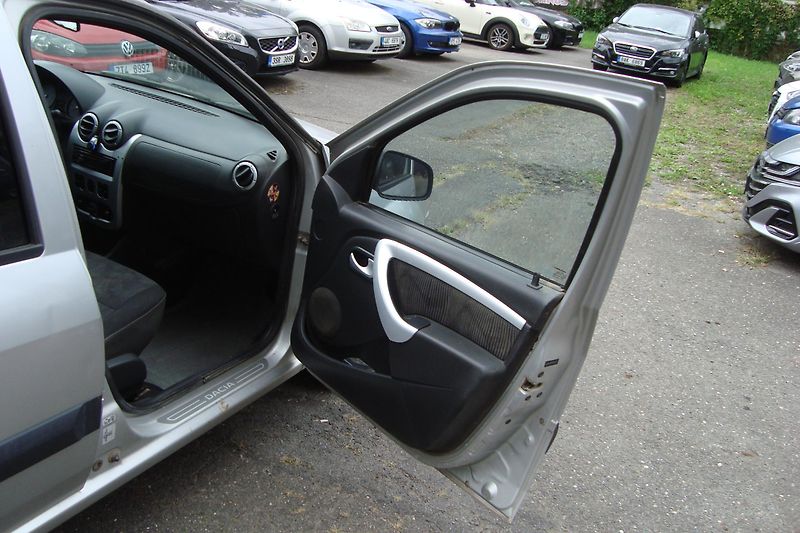 Dacia Logan (2009) 1.5 DCi - fotka 31 z 44