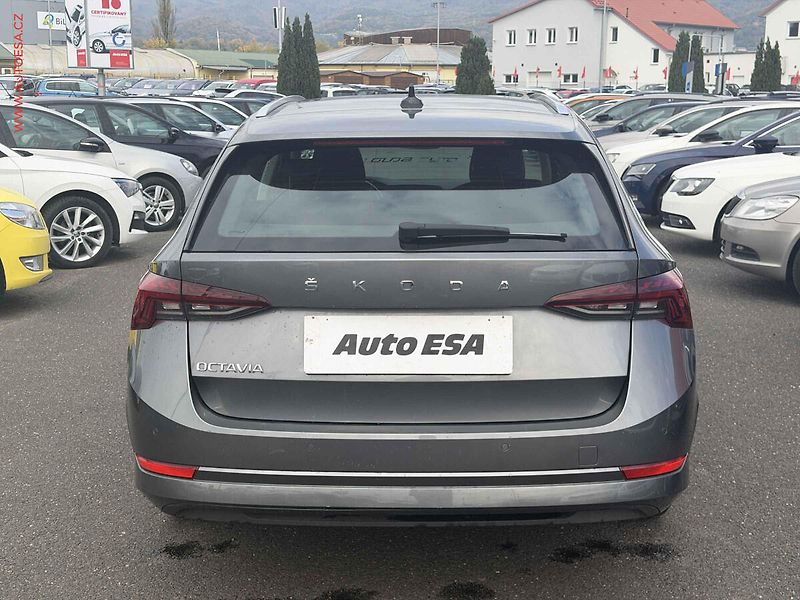Škoda Octavia (2023) 2.0 TDi, 2.maj,ČR, Style, DSG - fotka 6 z 18