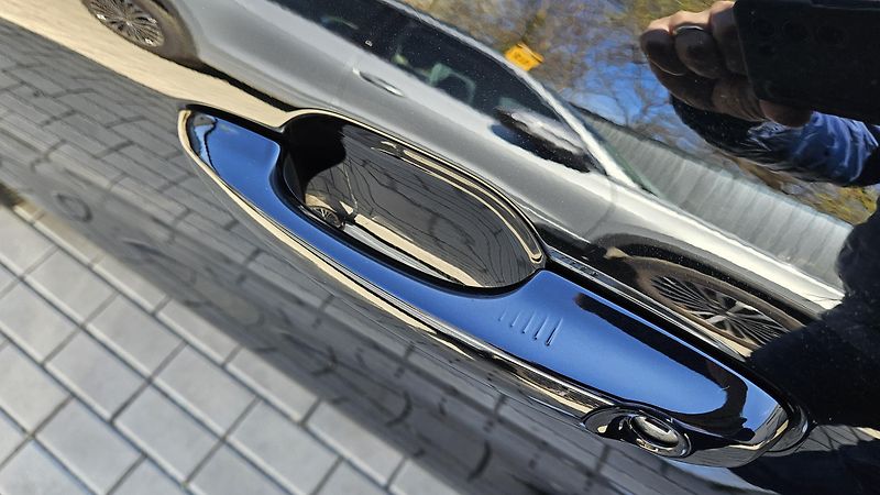 Ford Kuga (2023) 2.5i HEV 140 kW Titanium 4x4  - fotka 8 z 37