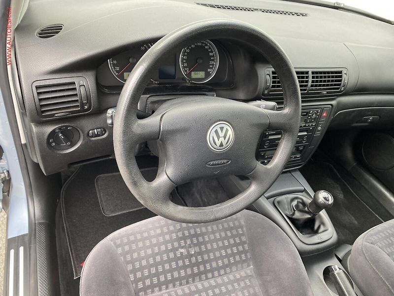 Volkswagen Passat (2003) 1.6 i, AC, tempo - fotka 12 z 15