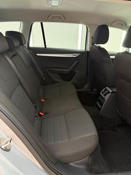 Škoda Octavia (2014) Škoda Octavia, 2.0 TDI Style - fotka 6 z 19
