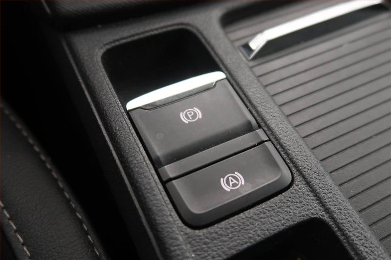 Škoda Octavia (2023) 2.0 TDI, ČR,1.maj, Kůže - fotka 17 z 19