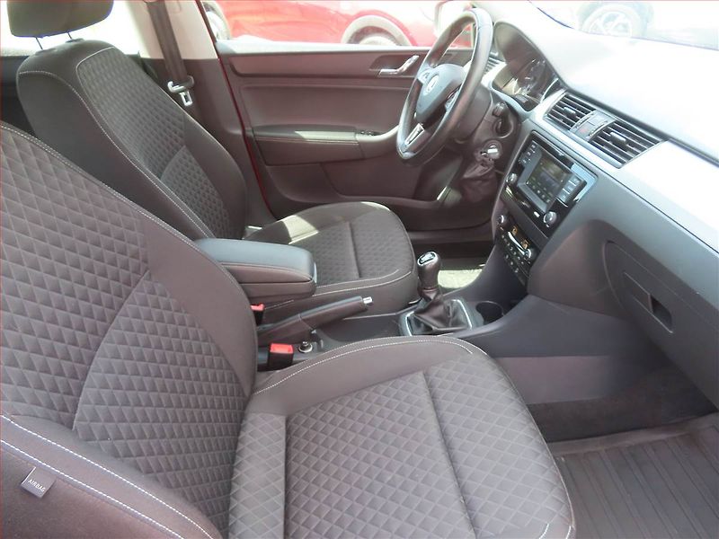 Škoda Rapid (2017) Spaceback 1.2 TSI, Serv.kniha - fotka 9 z 20