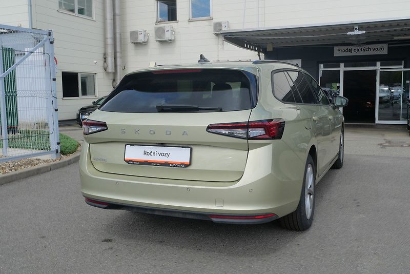 Škoda Superb - fotka 2 z 6