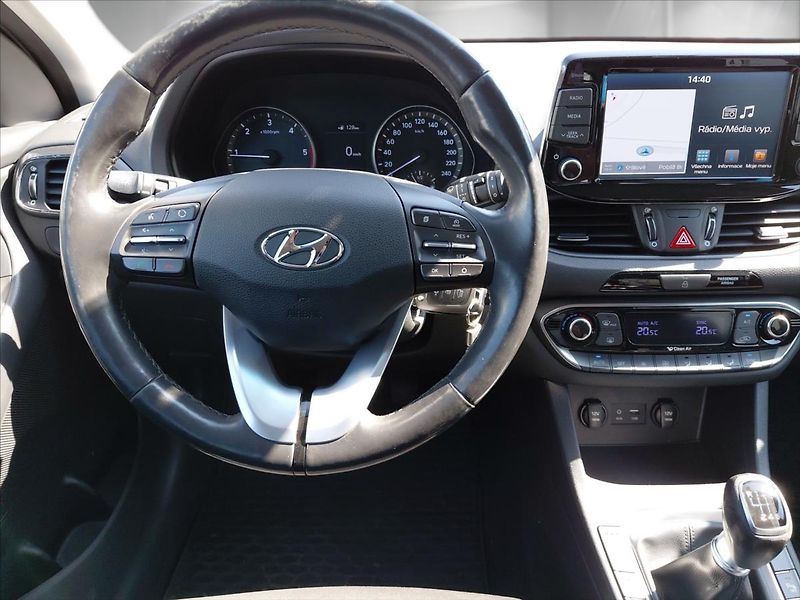 Hyundai i30 1,6   CRDi STYLE 81kW - fotka 15 z 24