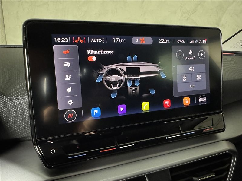 Seat Leon 1,4 TSi  e-Hybrid FR Line LED - fotka 45 z 50