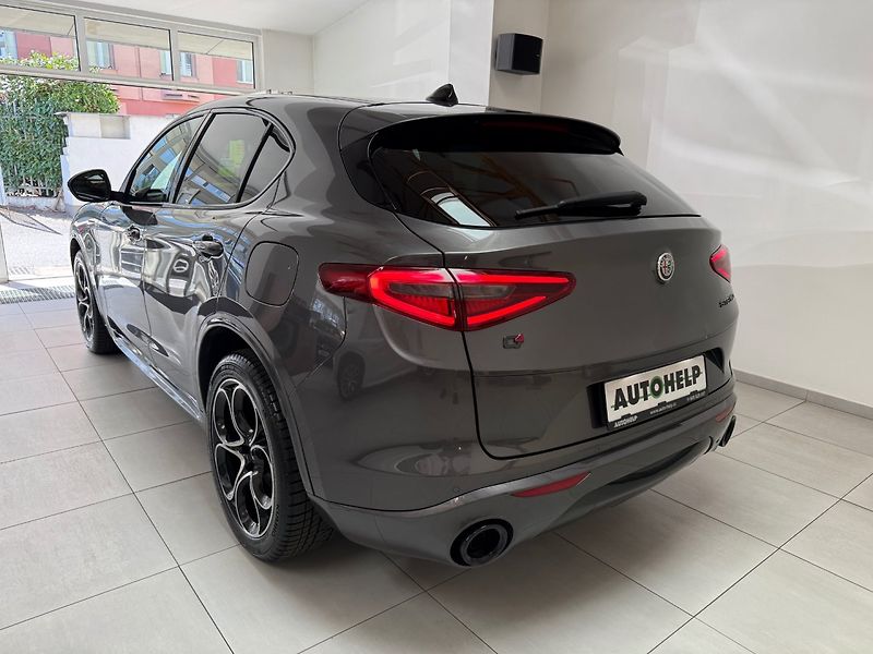 Alfa Romeo Stelvio (2021) 2.2 210 HP Veloce 8AT Q4 - fotka 6 z 30