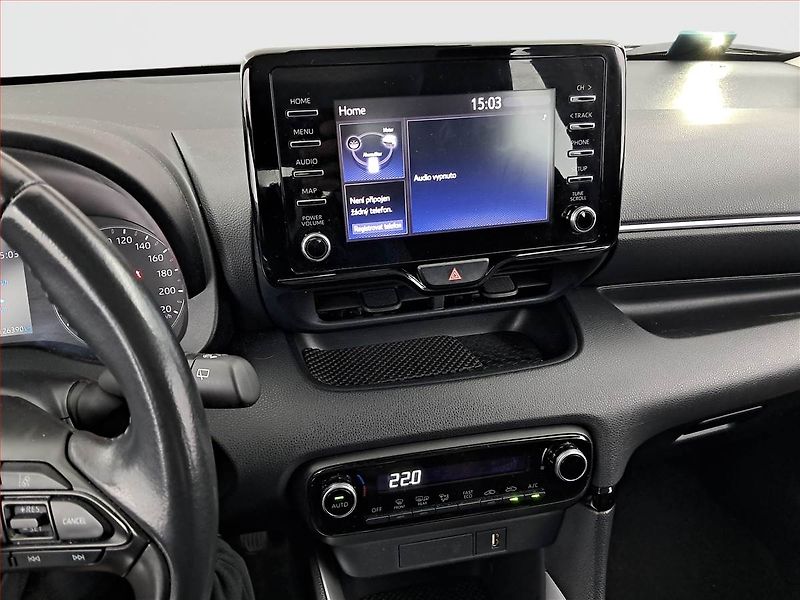 Toyota Yaris (2021) 1.5 VVT-i Hybrid, Automat - fotka 12 z 18