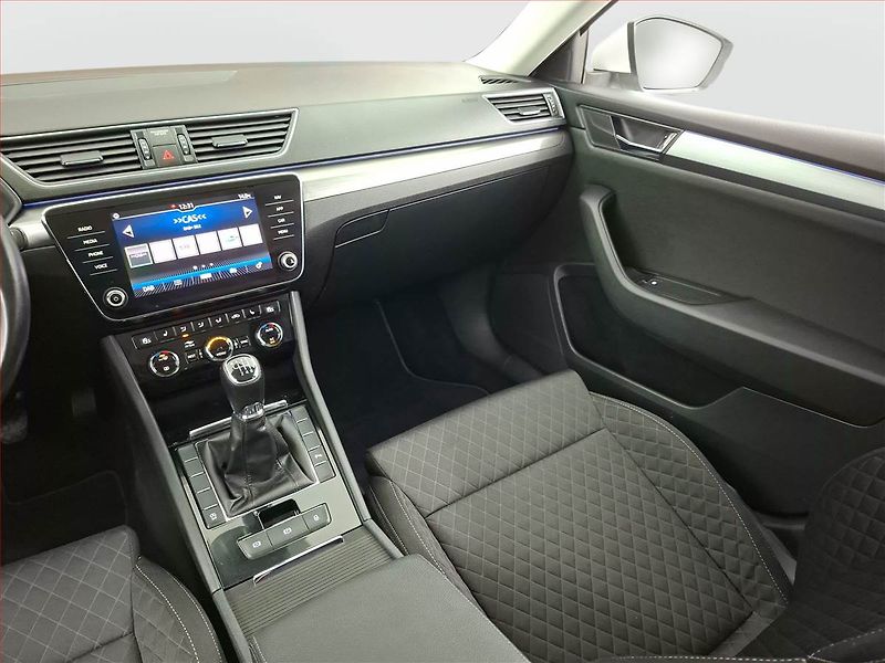 Škoda Superb (2019) 2.0 TDI, Navi, Bi-Xenony - fotka 8 z 21