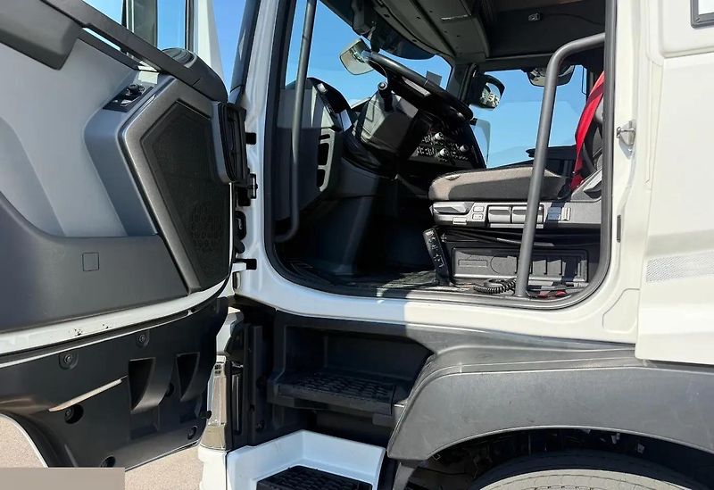 Renault Trucks T (2020) 440 6x2 chlaďák EURO 6 - fotka 16 z 20