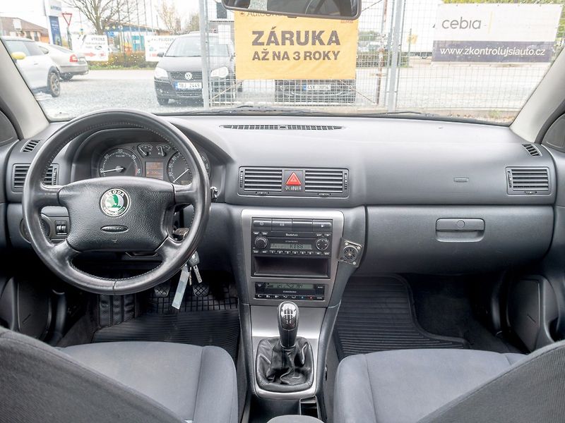 Škoda Octavia (2004) ČR 1.9TID 66KW – DIGI KLIMA - fotka 11 z 37