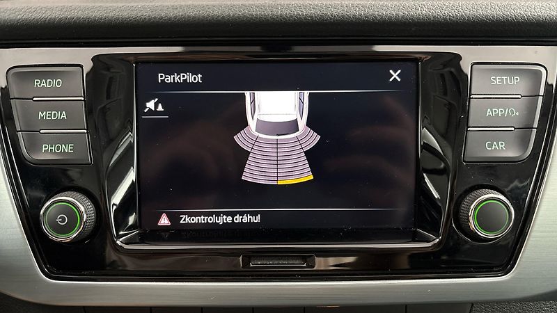 Škoda Fabia 1.0 TSI Ambition Combi - fotka 12 z 24
