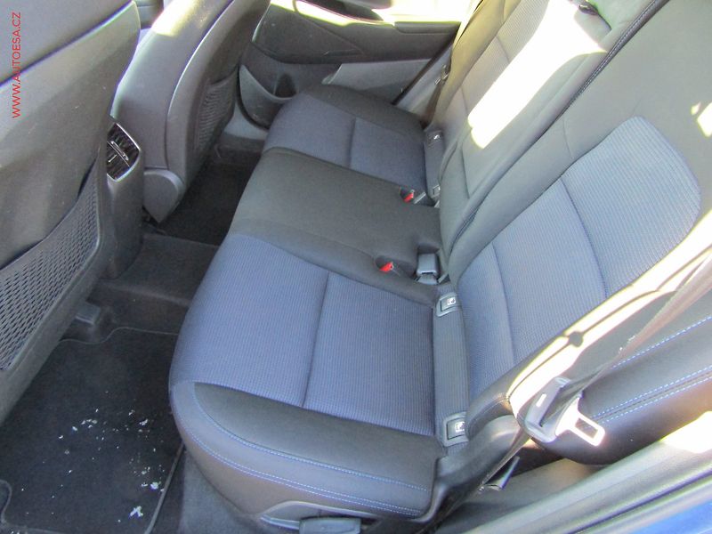 Hyundai Tucson (2016) 2.0 CRDi 4x4, AT, navi - fotka 10 z 20