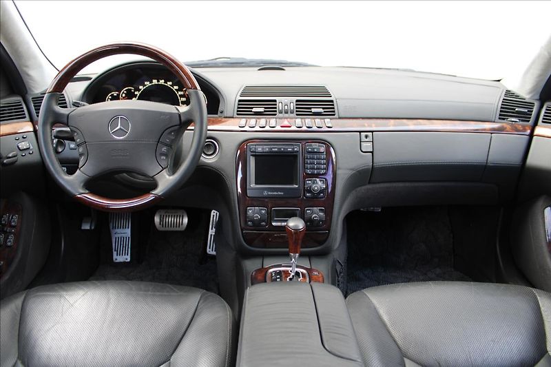 Mercedes-Benz Třídy S S 600 Long V12 / Lorinser - fotka 19 z 43