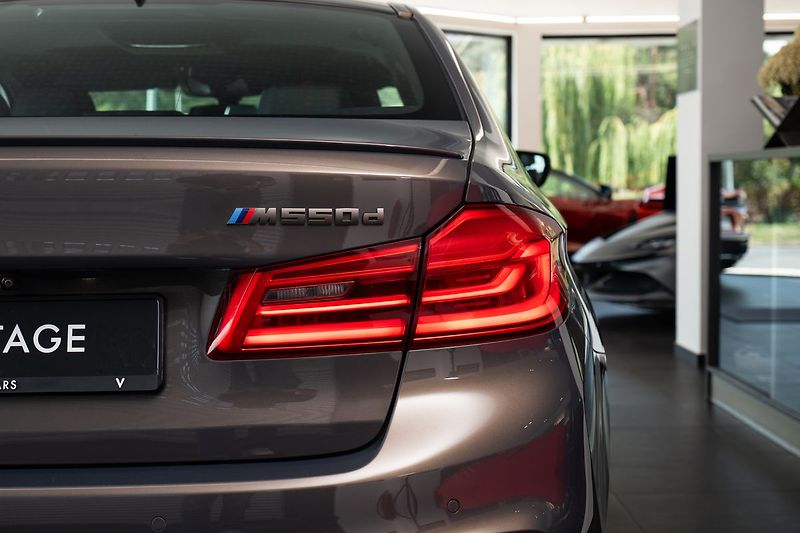 BMW M5 d xDrive/HarmanKardon/Ventilov - fotka 24 z 24