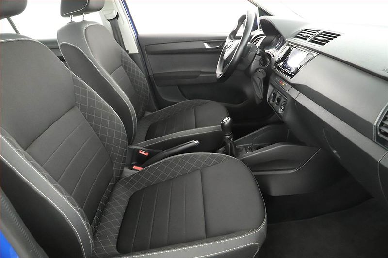 Škoda Fabia (2022) Ambition 1.0 TSI, ČR,1.maj - fotka 7 z 12