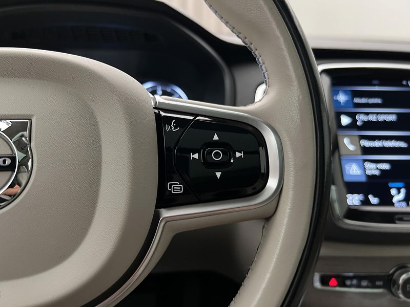 Volvo XC90 B5 AWD INSCRIPTION REZERVACE - fotka 28 z 44