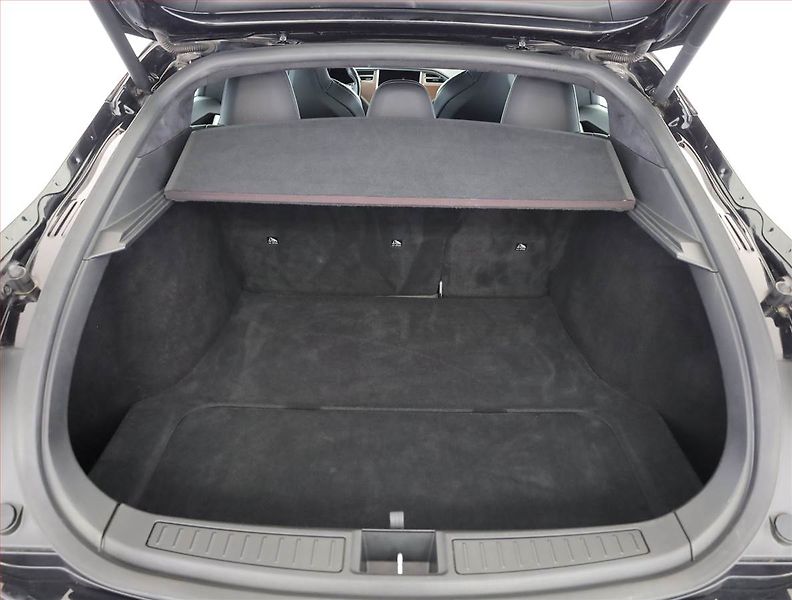 Tesla Model S (2018) 75D - fotka 24 z 27