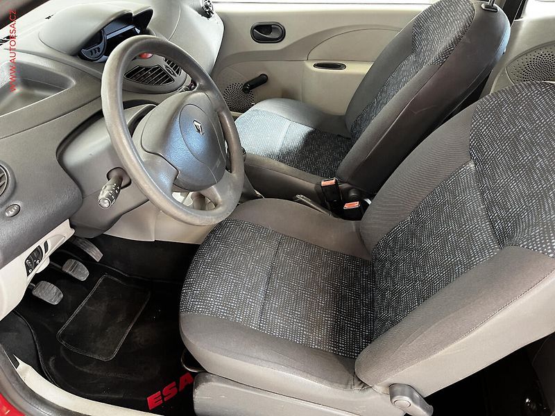 Renault Twingo (2010) 1.2i, ČR - fotka 9 z 11