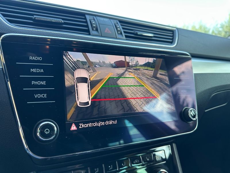 Škoda Superb (2019) 2.0TDi SERVISOVÁNO VE - fotka 12 z 18
