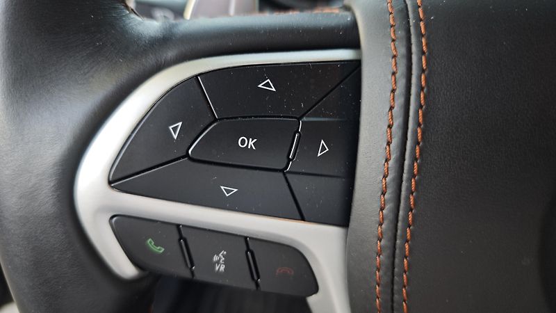 Jeep Grand Cherokee (2019) 3,0 CRD Summit ČR, 1.maj.  - fotka 31 z 49