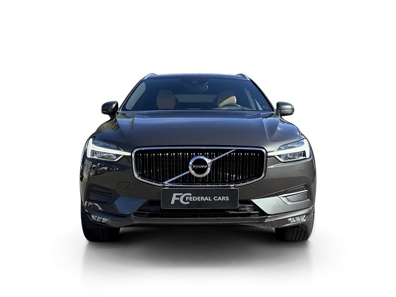 Volvo XC60 T5 AWD // MOMENTUM PRO  - fotka 8 z 49